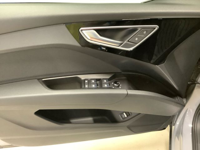 Q4 Sportback e-tron 40,Matrix-LED,Navi Plus,Stan