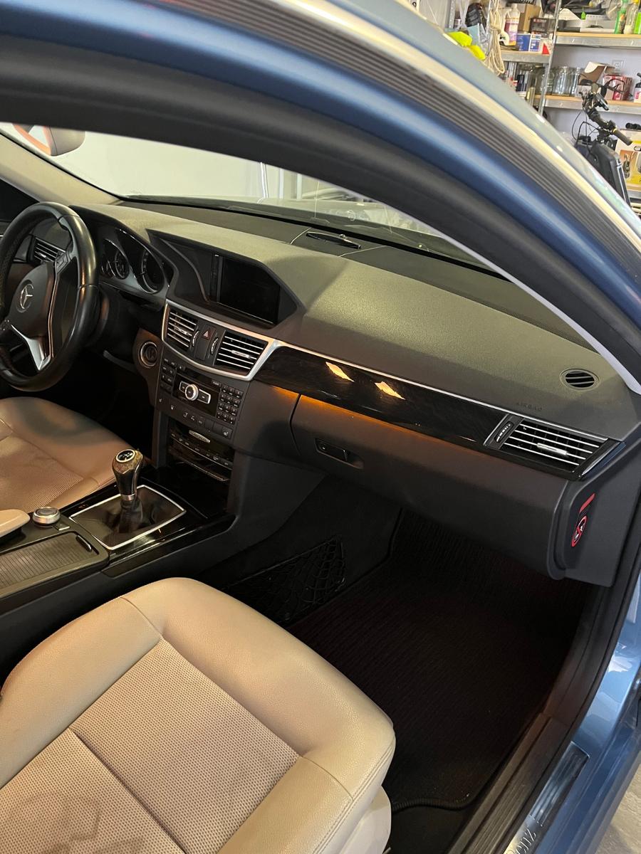 Mercedes-Benz E220 2012 — photo 15