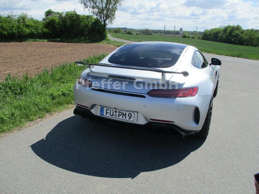 Mercedes-Benz AMG GT R