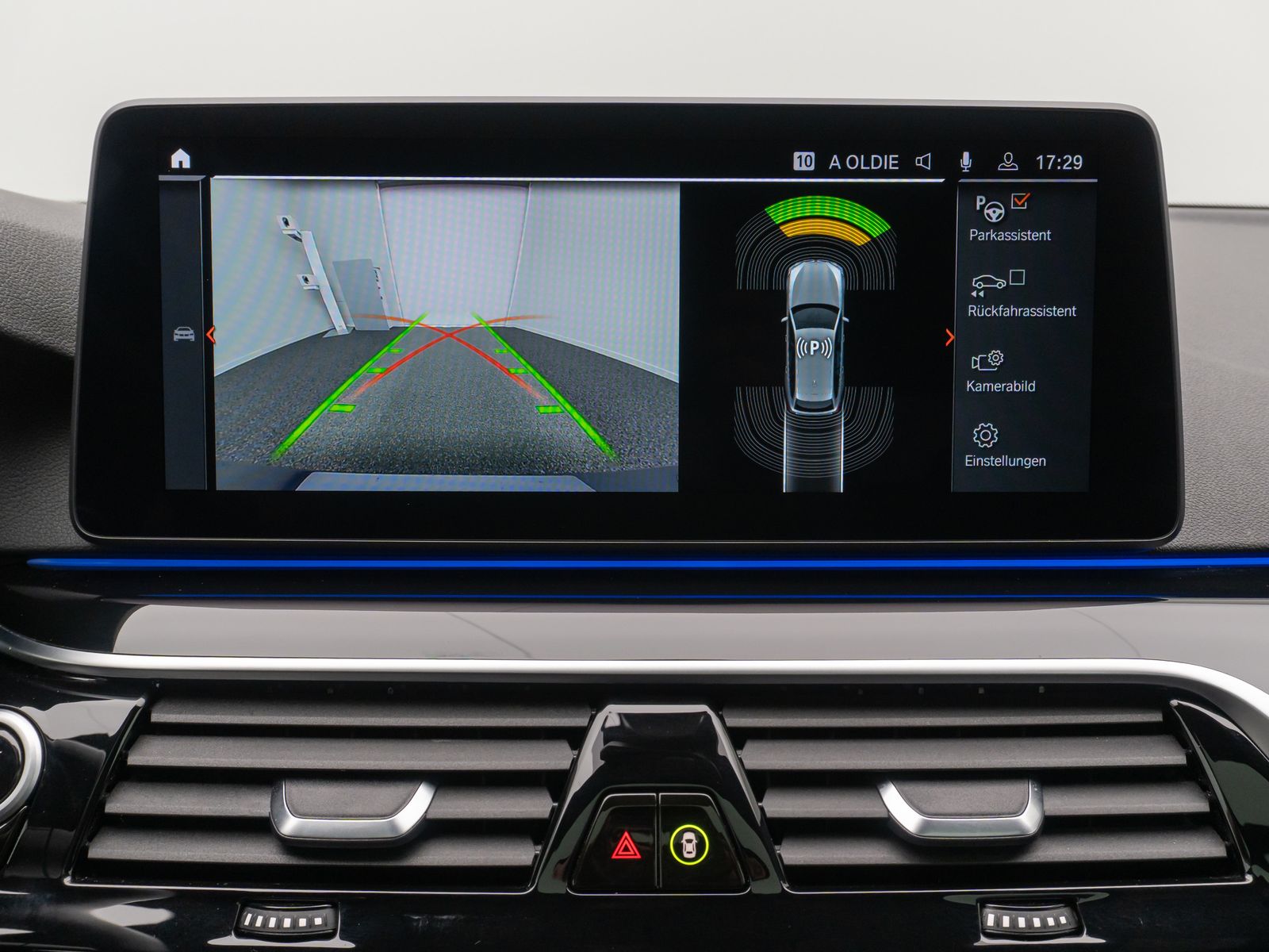 Fahrzeugabbildung BMW 530d M Sport Laser DAB Kamera HUD Panorama 19"