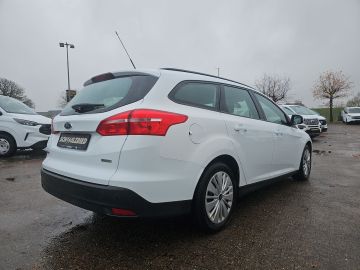 Bild 5 Ford Focus Turnier Business Navi Ambientebeleuchtung