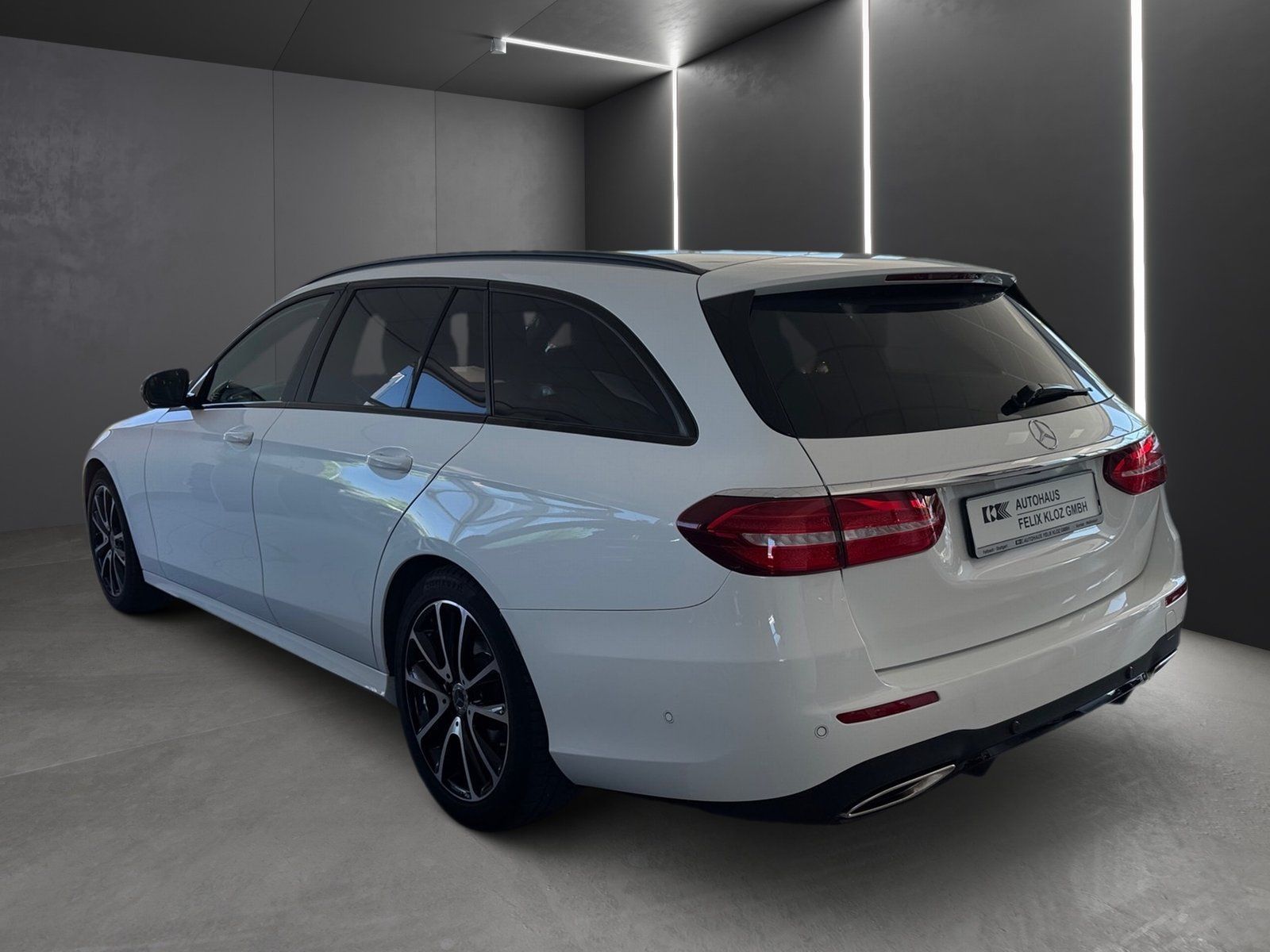 Fahrzeugabbildung Mercedes-Benz E 250 AMG Line*AHK*Burmester*S-Dach*Totwink*BEAM