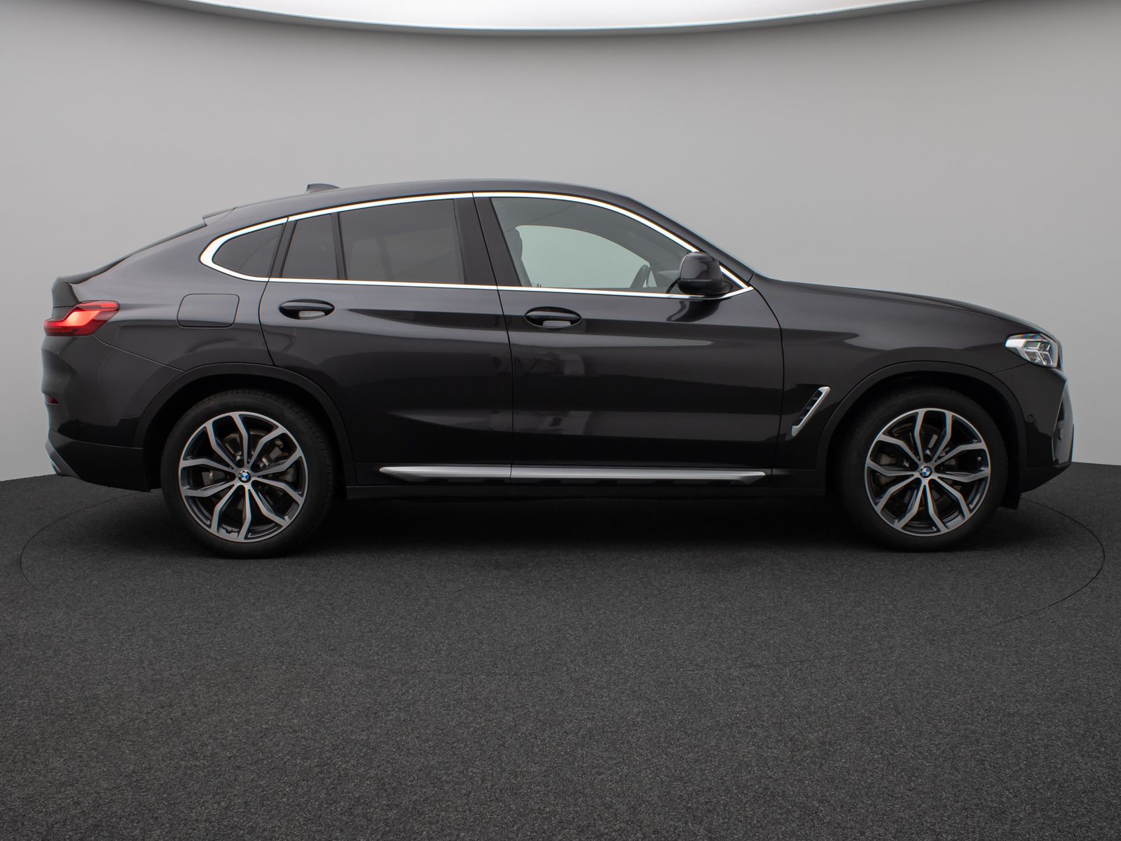Fahrzeugabbildung BMW X4 xD20d Kamera DAB Lenkrhzg AHK Sport 20Zoll