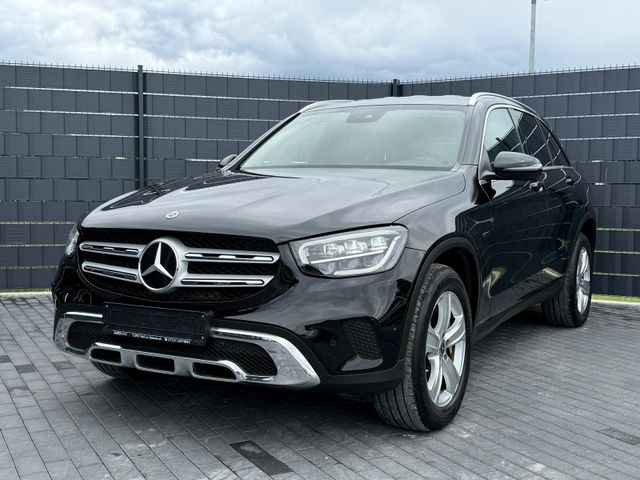 MERCEDES-BENZ GLC 300 de 4Matic*9G*DISTR+*LED*CAM*CARPLAY*SHZ