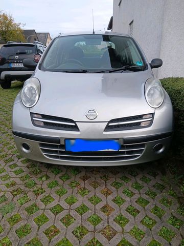 Nissan Micra Rechtslenker