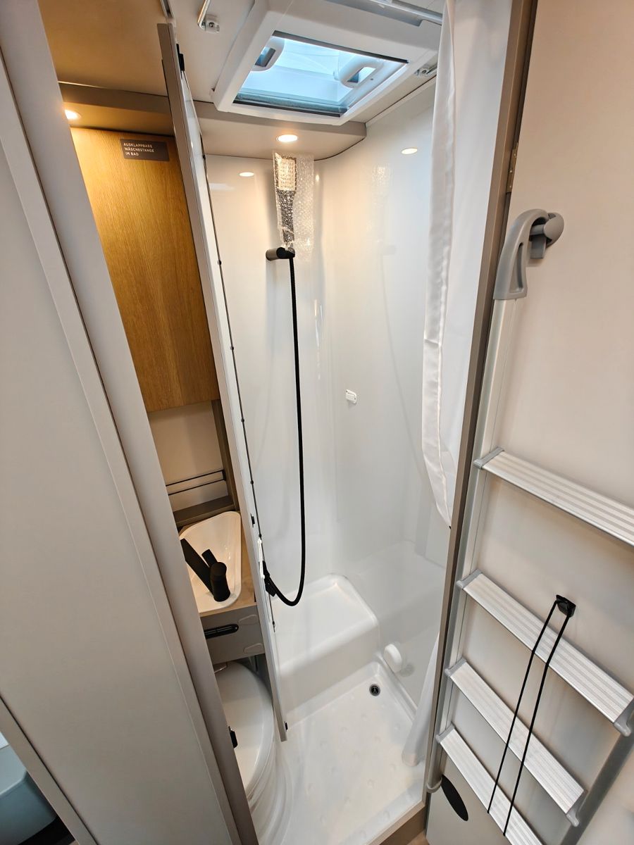 Fahrzeugabbildung LMC Tracer 690 EL - Chassis Design, 140PS, MJ2026! -