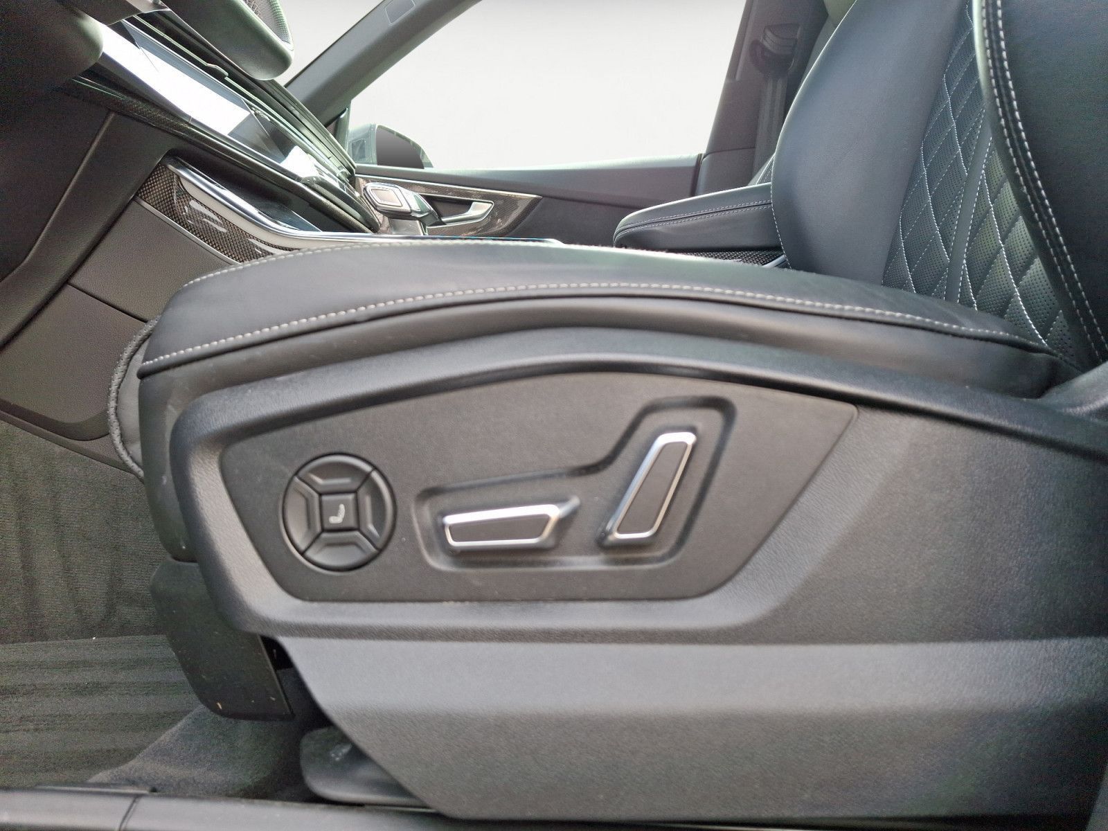 Audi Q8 55 TFSI quattro tiptronic foto 20