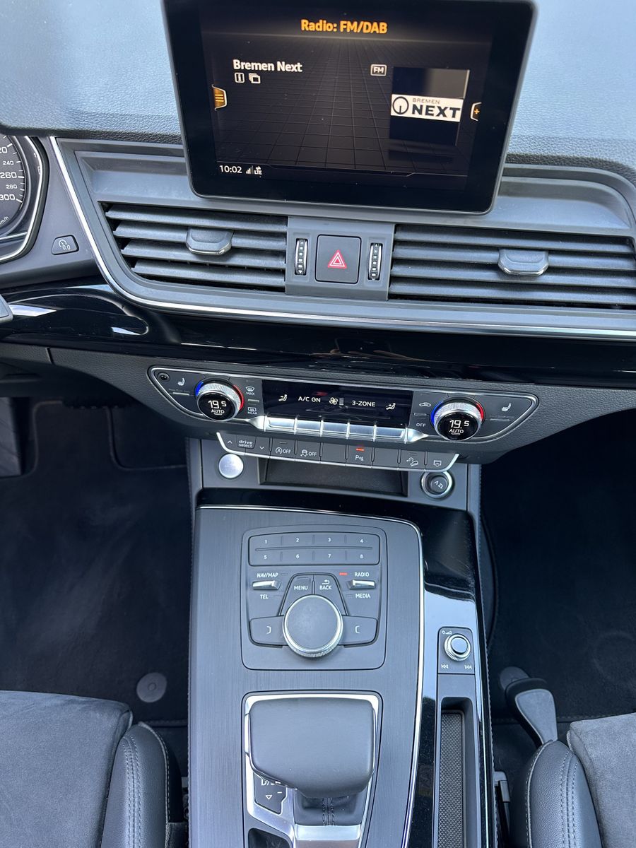 Fahrzeugabbildung Audi Q5 40 TDI Qu S-Line NAV+LED+B&O+TEMPOMAT+19ZOLL