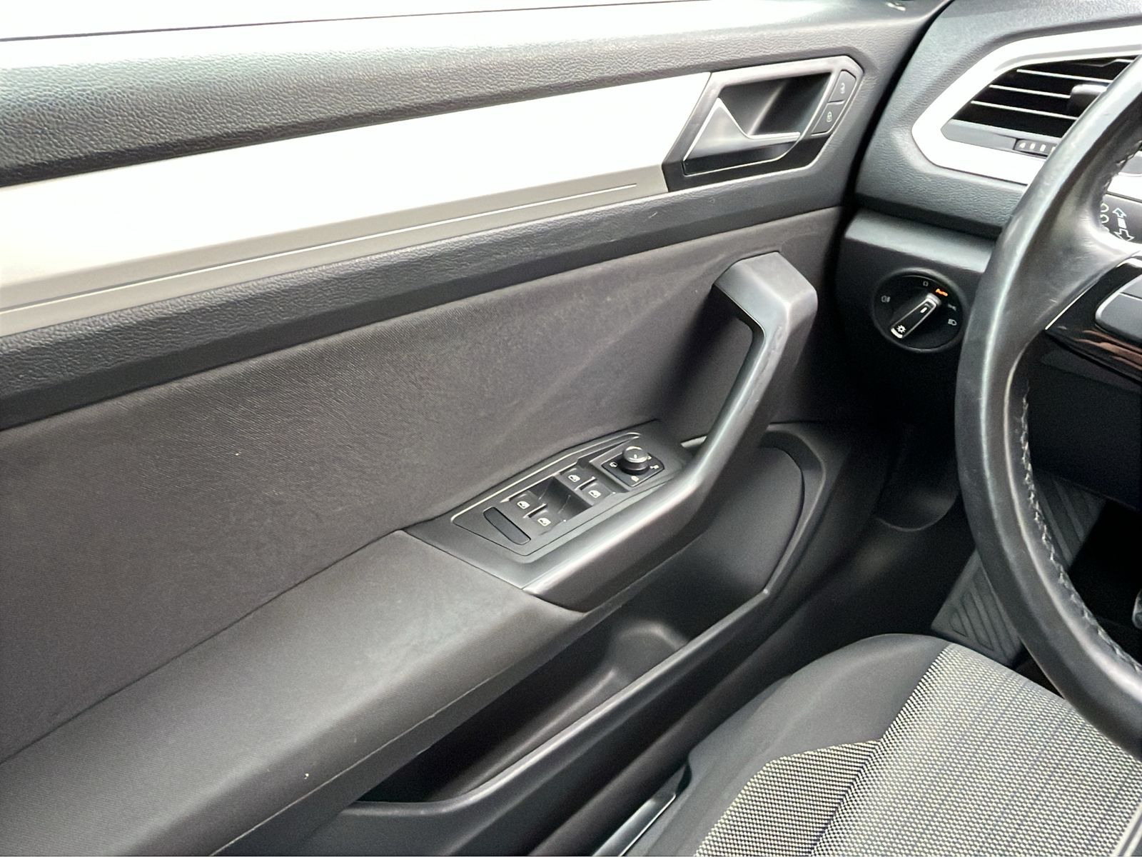 Fahrzeugabbildung Volkswagen T-Roc 1.0 TSI*Cabrio*Navi*PDC*SHZ*