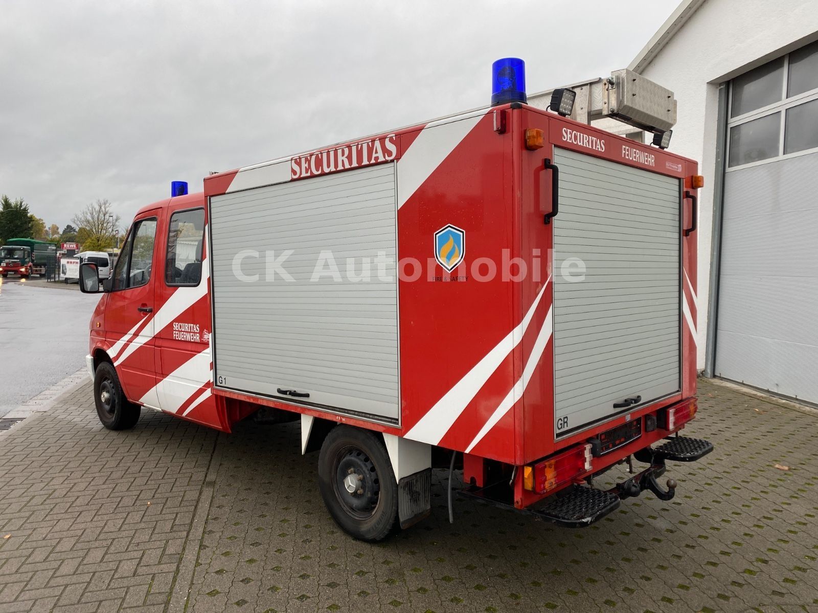 Fahrzeugabbildung Mercedes-Benz Sprinter 314 CDI Feuerwehr/5 Sitze/Sperre/2 Hand