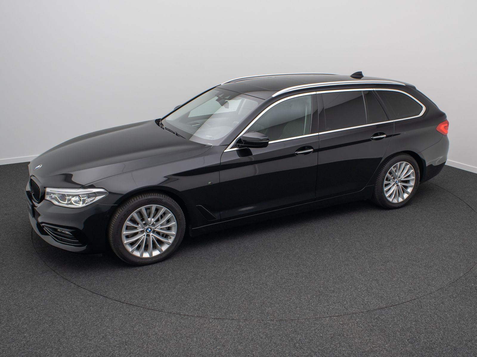 Fahrzeugabbildung BMW 540i xD Luxury Line HUD DAB Massage Panorama AHK