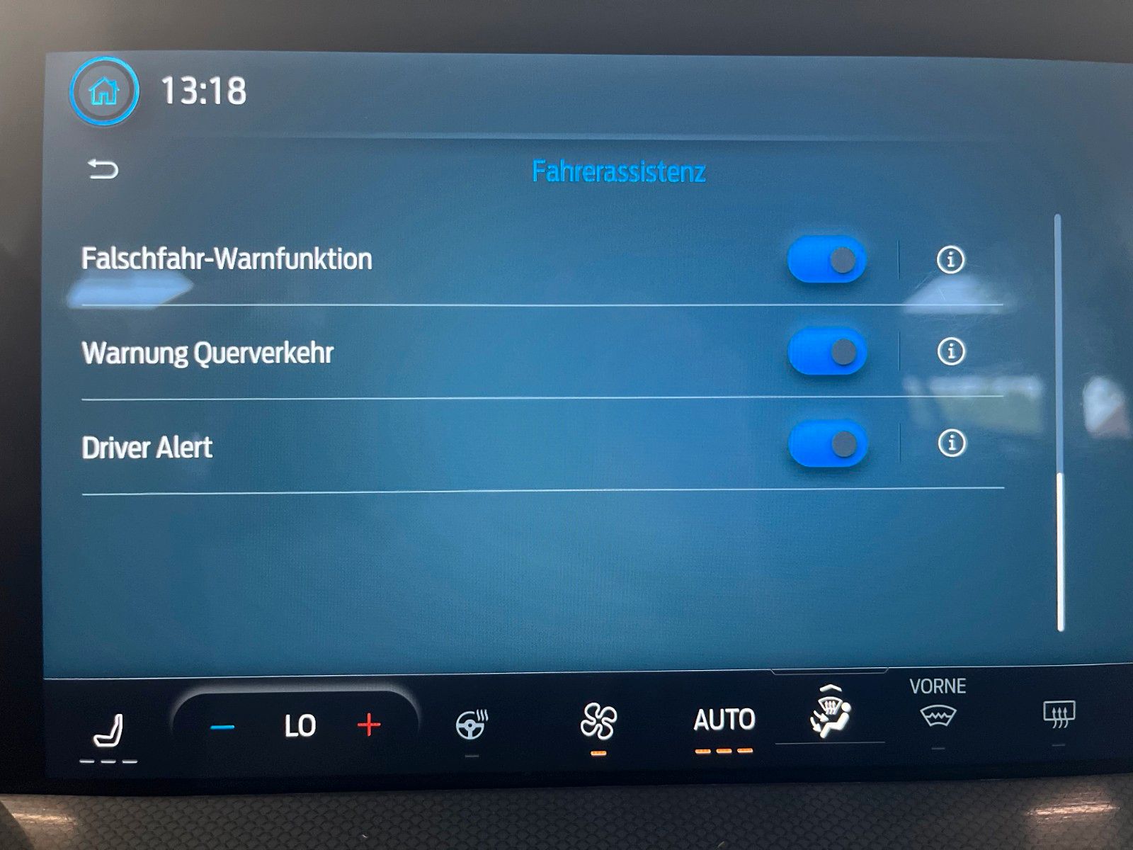 Fahrzeugabbildung Ford Focus Active X Turnier Automatik LED NAVI CAM