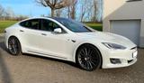 Tesla Model S Standard Reichweite -