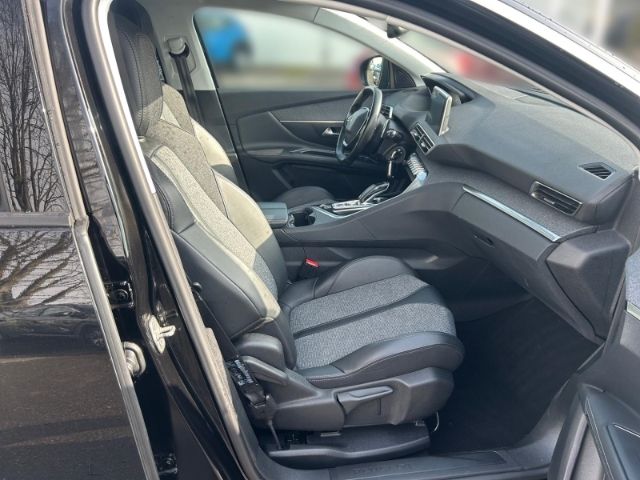 Fahrzeugabbildung Peugeot 3008 Allure Navi Digitales Cockpit LED 2-Zonen-K