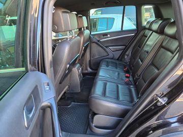 Volkswagen Tiguan - 10