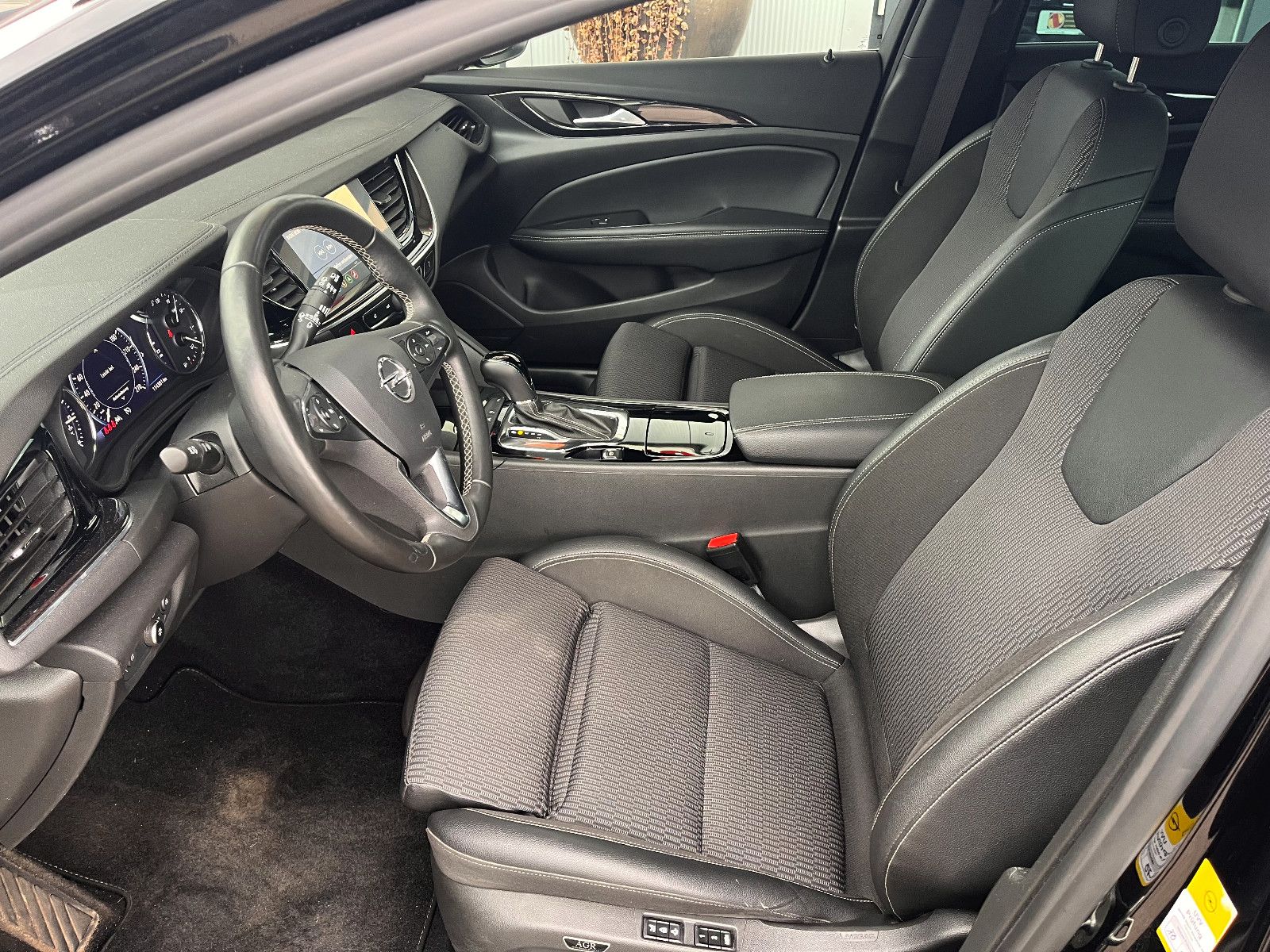 Fahrzeugabbildung Opel Insignia B Sports Tourer Business Elegance