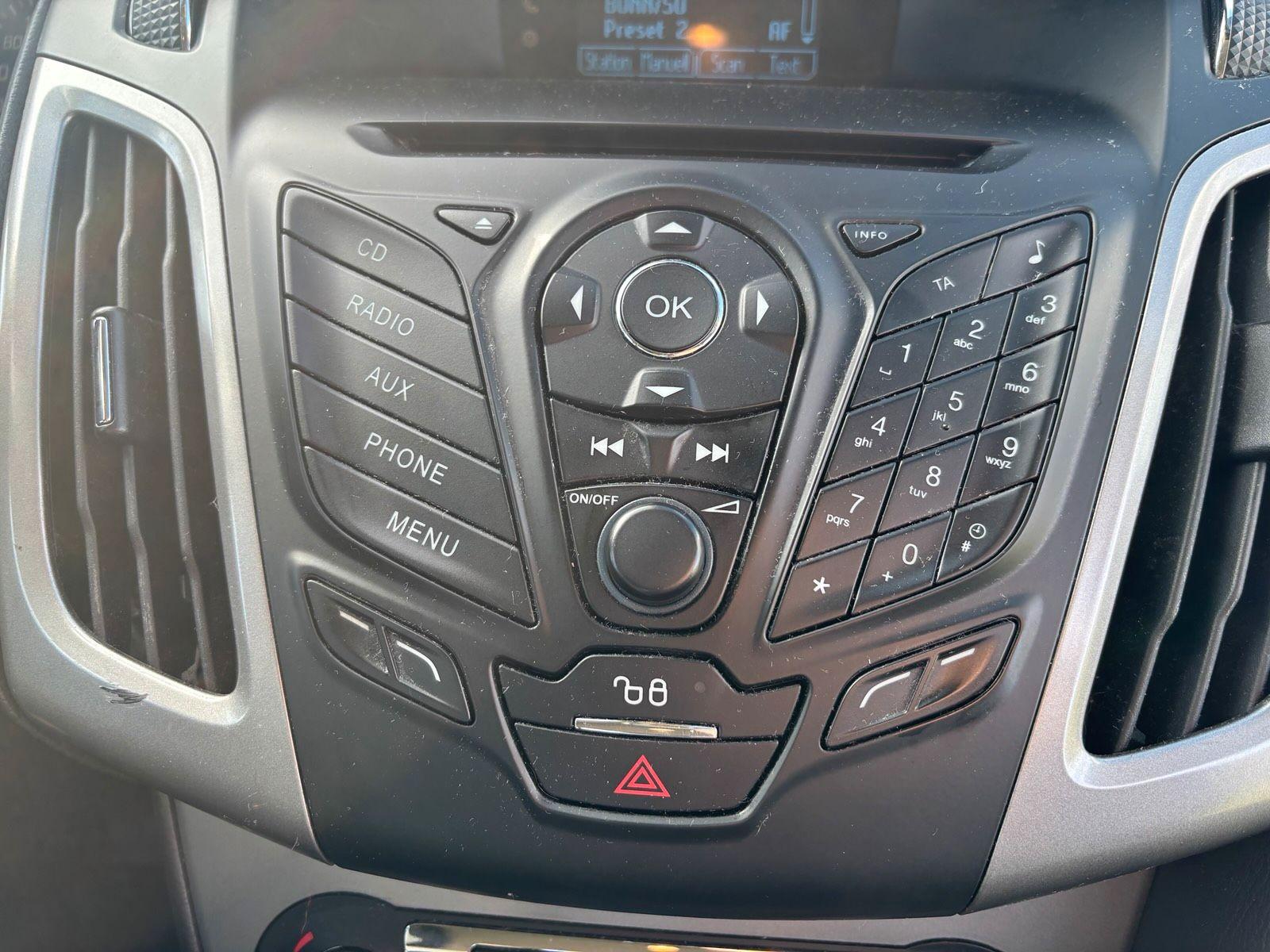 Ford Focus 2013 — photo 11