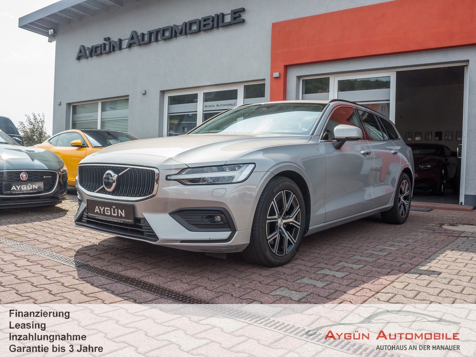 Volvo Volvo V60 B4 D Autom. Kombi Core Navi / LED