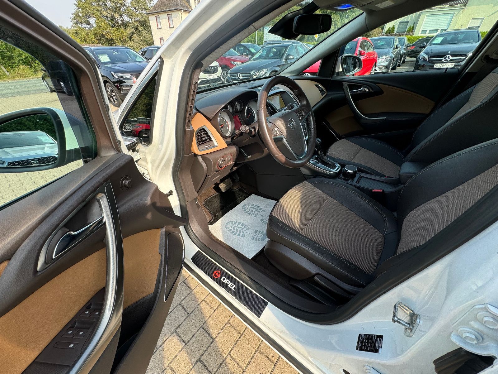 OPEL Astra, 2012, Benzin, 140 PS