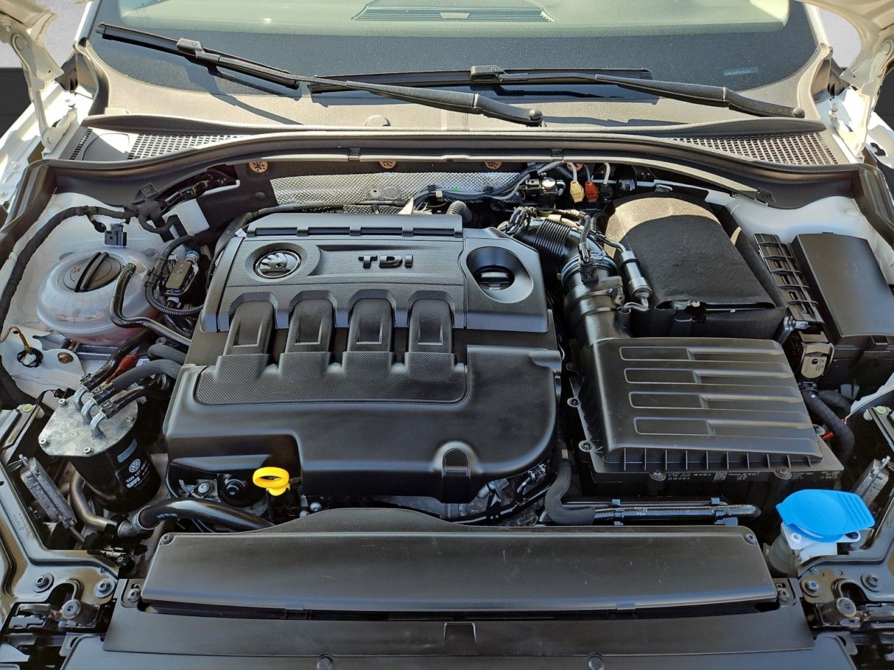 Fahrzeugabbildung SKODA Superb Combi Ambition 4x4,DSG,AHK,el.Heckklappe