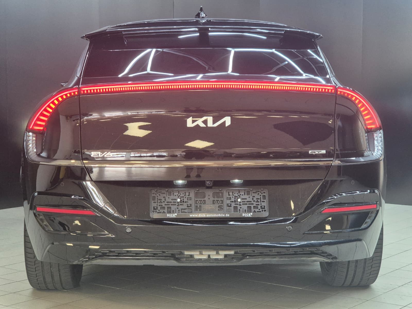 Fahrzeugabbildung Kia EV6 GT Line 4WD >PANO+LED+SHZ+HEAD+ACC+WP+360°+