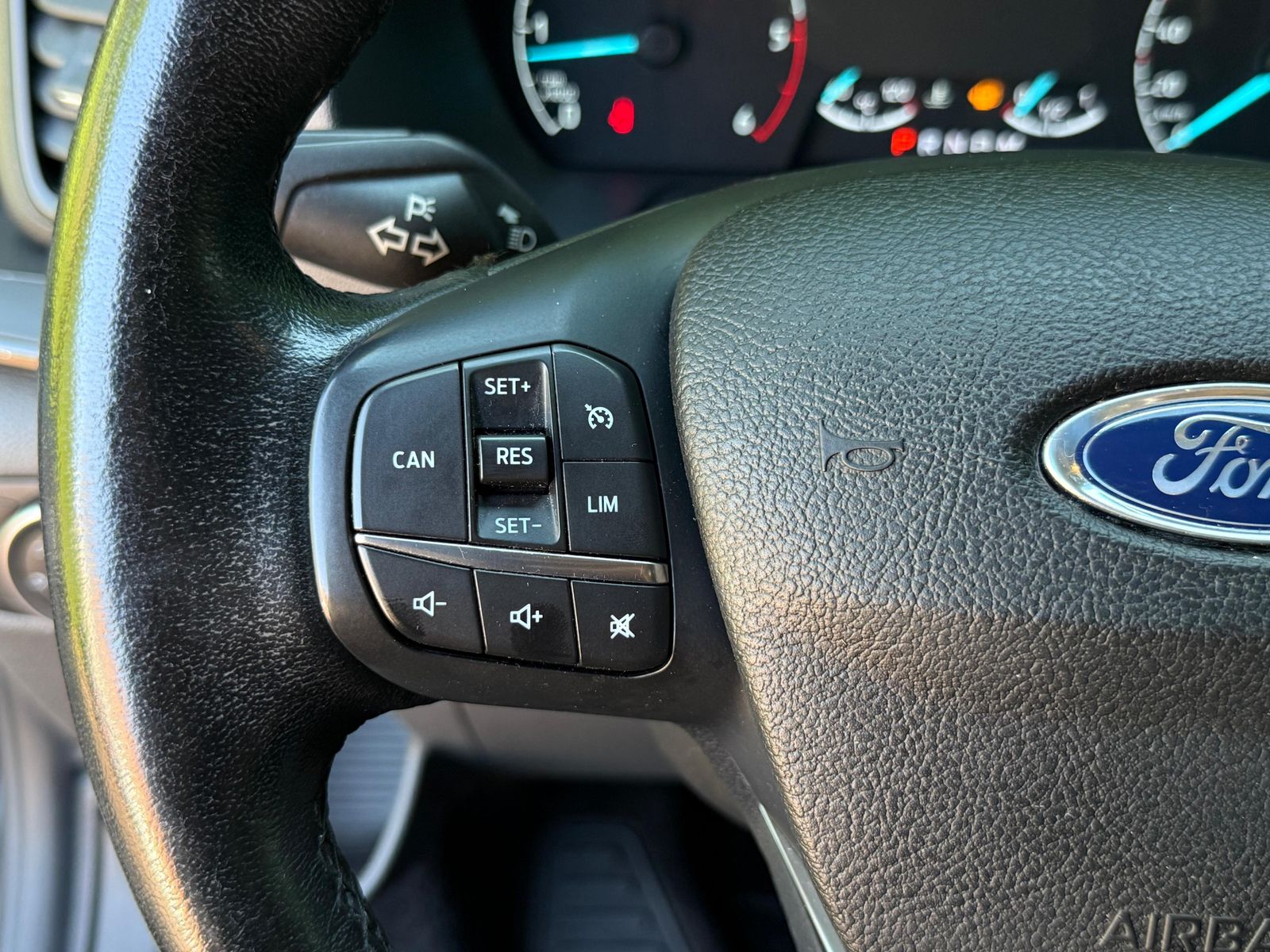 Fahrzeugabbildung Ford Tourneo Custom 320 Aut. L2 BI-XEN+SHZ+CARPLAY+8S