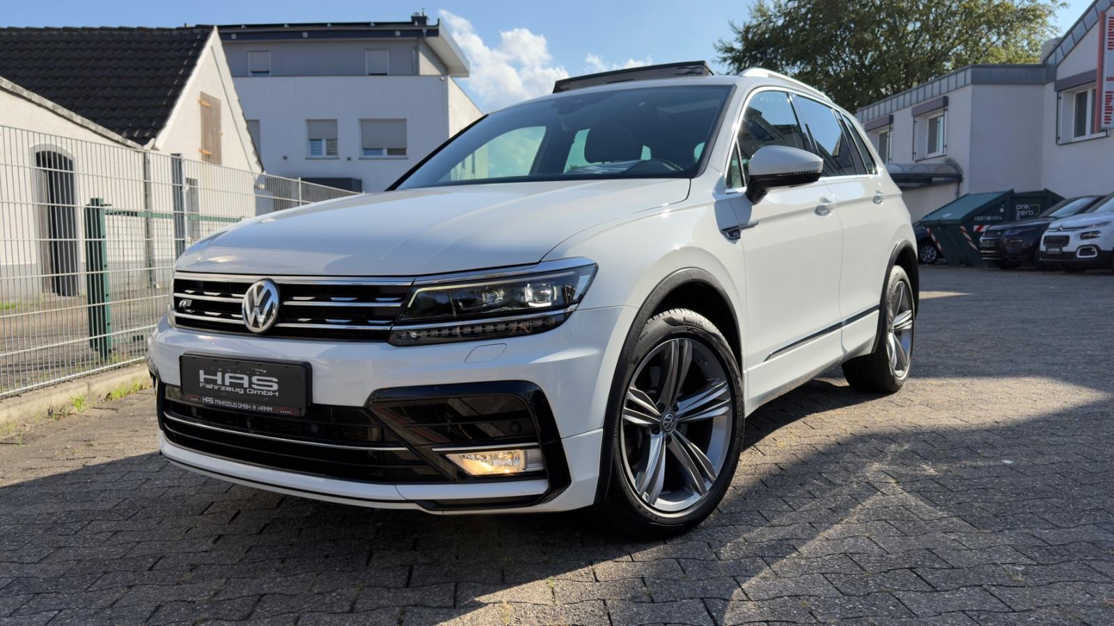 Volkswagen Tiguan 2.0 TSI Highline 4M / R-LINE-PANO-NAVI /