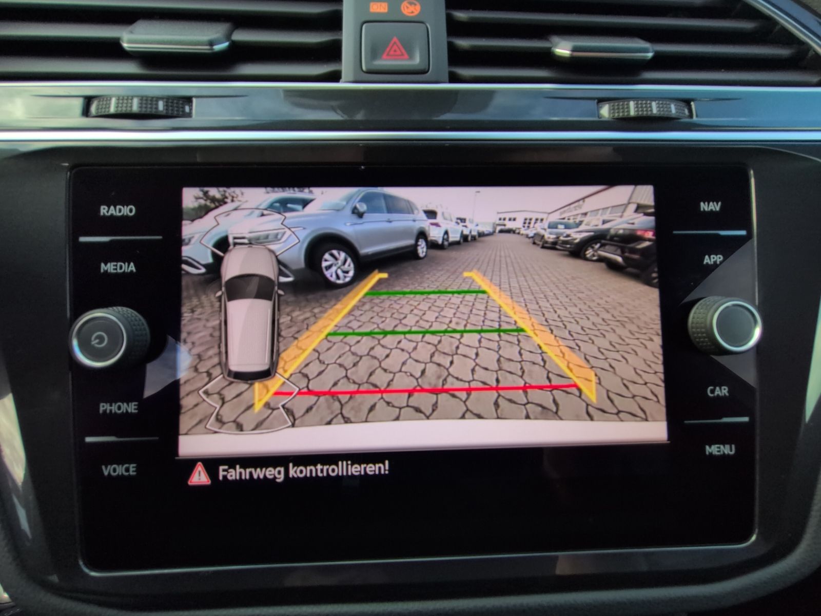 Tiguan 1.5 TSI DSG R Line KAMERA+MATRIX+NAVI