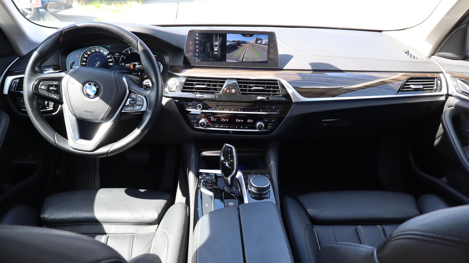 BMW 530 5 Limousine 530 i xDrive Luxury Line