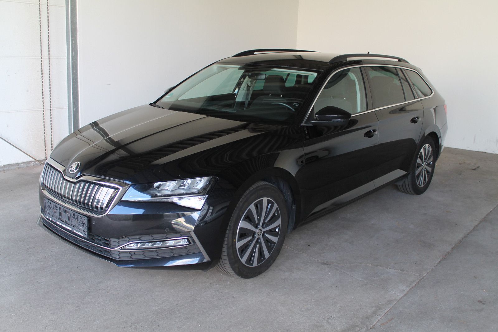 Skoda Superb 1.4 TSi IV Combi Ambition DSG LED imagem 3