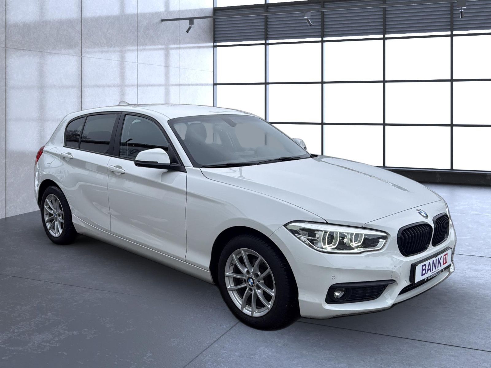 Fahrzeugabbildung BMW 116  Limousine 5-trg.  Advantage/ unfallfrei