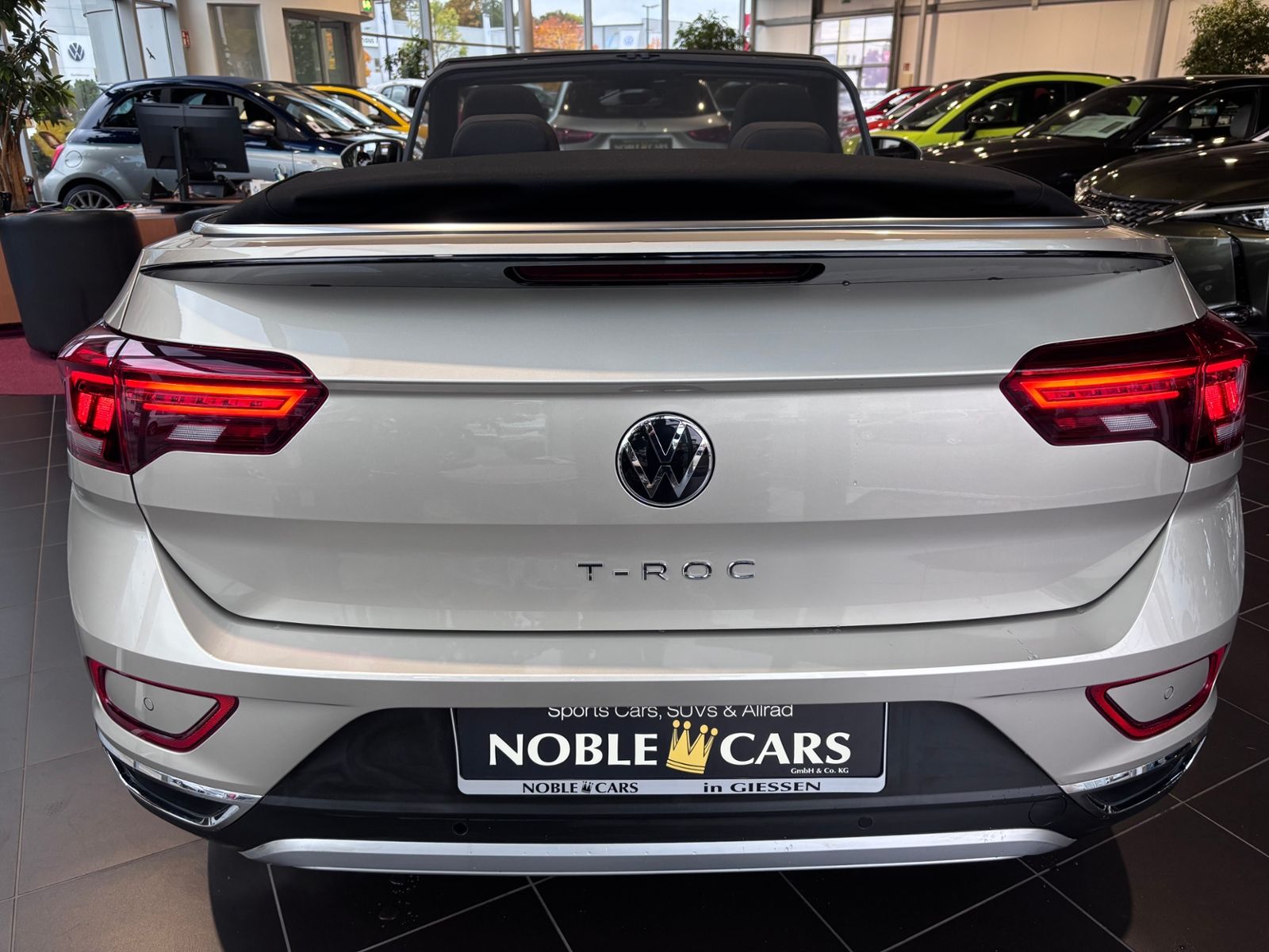 Fahrzeugabbildung Volkswagen T-Roc Cabriolet Move RFK LED NAVI ALU