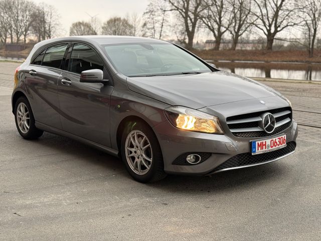 Mercedes-Benz A180*7G*2.Hand*PDC*Navi*Allwetter*Tempomat*Euro6