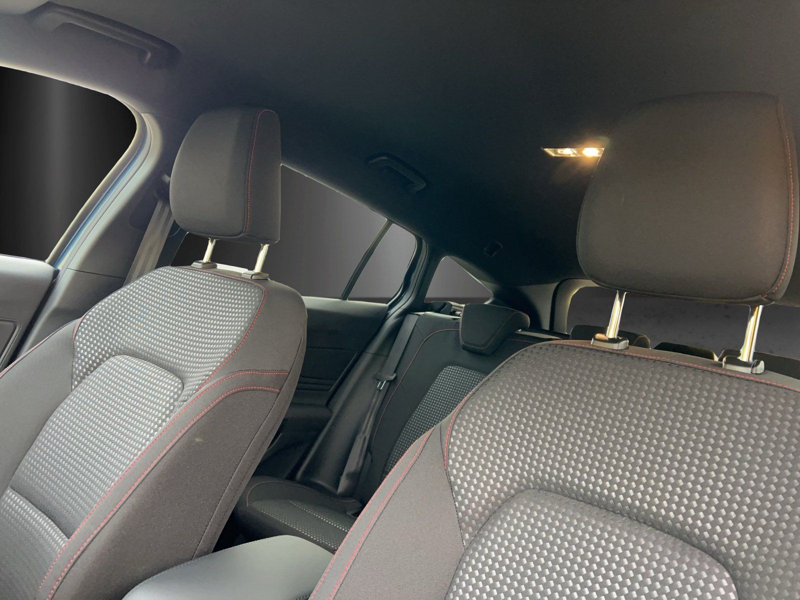 Fahrzeugabbildung Ford Ford Focus Turnier ST-Line X B&O PDC Heck. Elek.