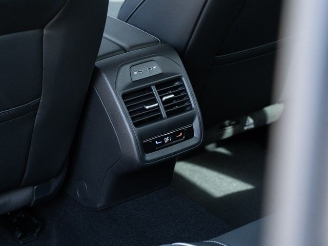 Passat Variant Business TDI DSG 8-fach AHK Matri