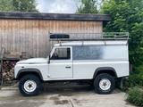 Land Rover Defender 110 TD4 Station Wagon E E - scheckheftgepflegte Land Rover Defender