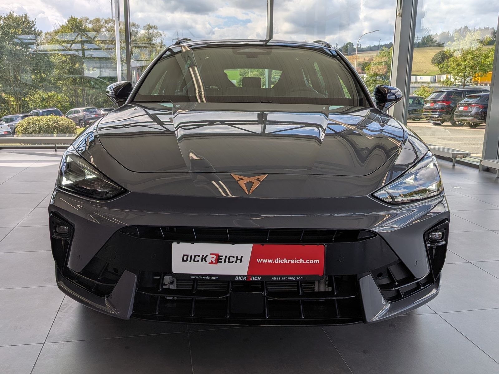 Fahrzeugabbildung CUPRA Leon 1.5 eTSI DINAMICA MATRIX ACC PANO AHK 5J-Ga
