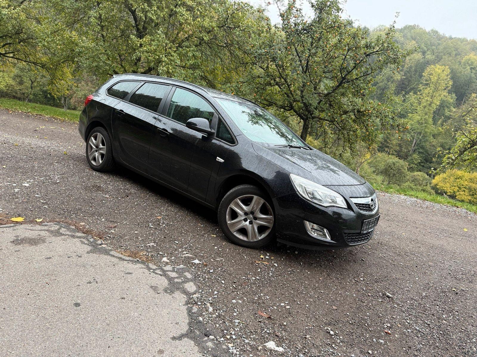 Opel Astra 2012 — engine 140 HP (103kW)