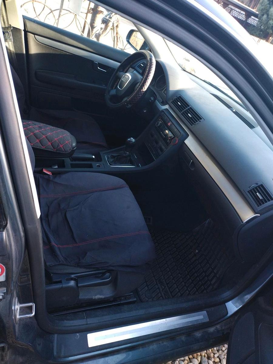 Audi A4 2004 — photo 9