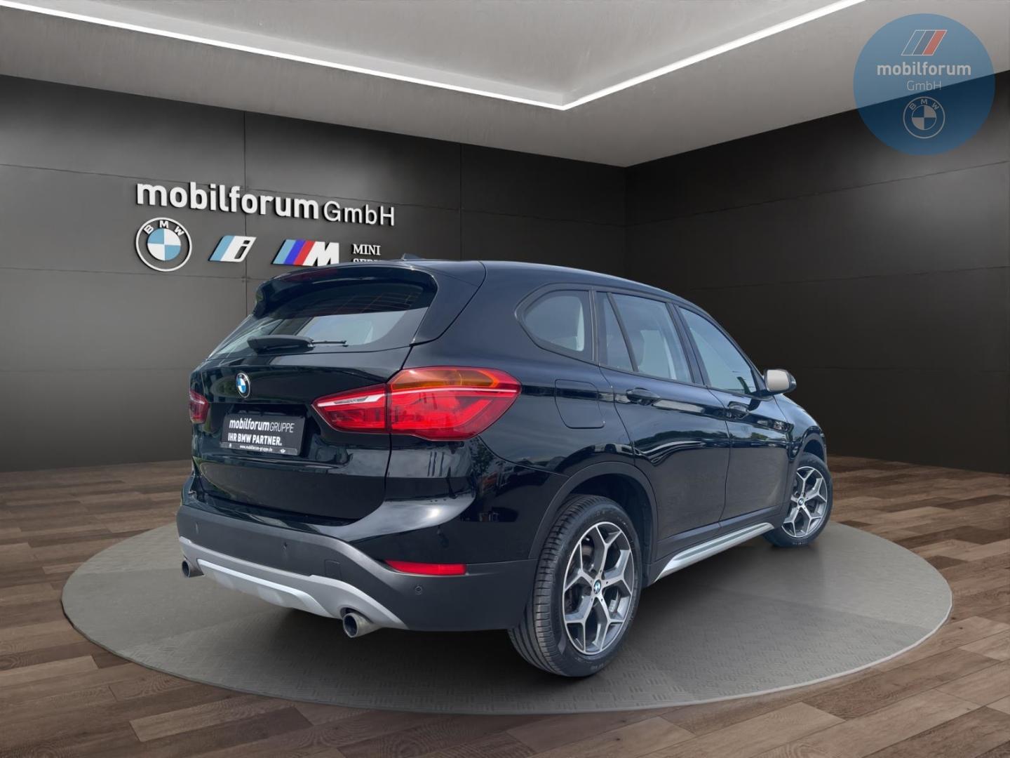 BMW X1 xDrive20i X-Line Navi PDC SHZ 18 Zoll