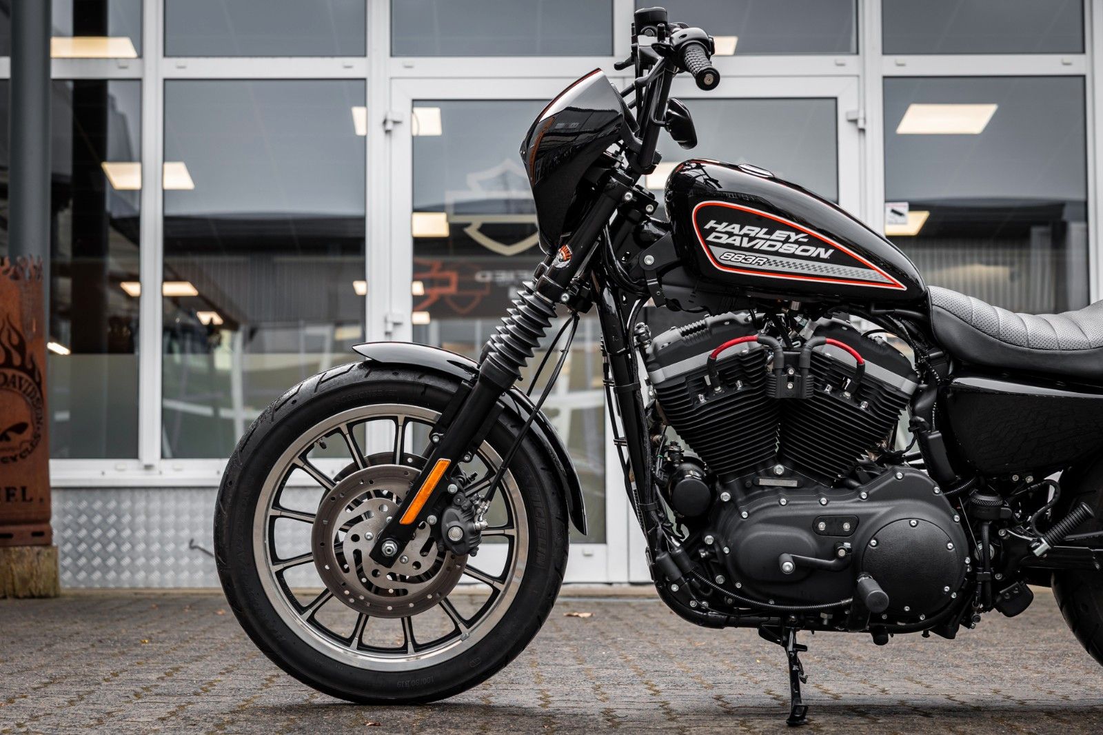 Fahrzeugabbildung Harley-Davidson Sportster XL883R Roadster - MILLER ABGASANLAGE -