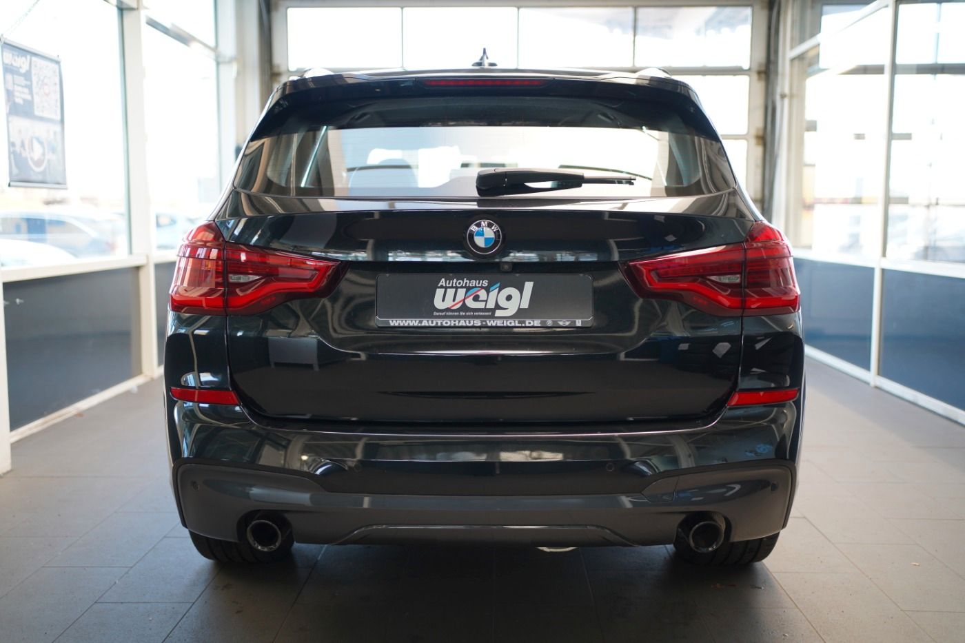 Fahrzeugabbildung BMW X3 20ix M Sport +AHK+ParkingAssis.+Live Cock.Plu