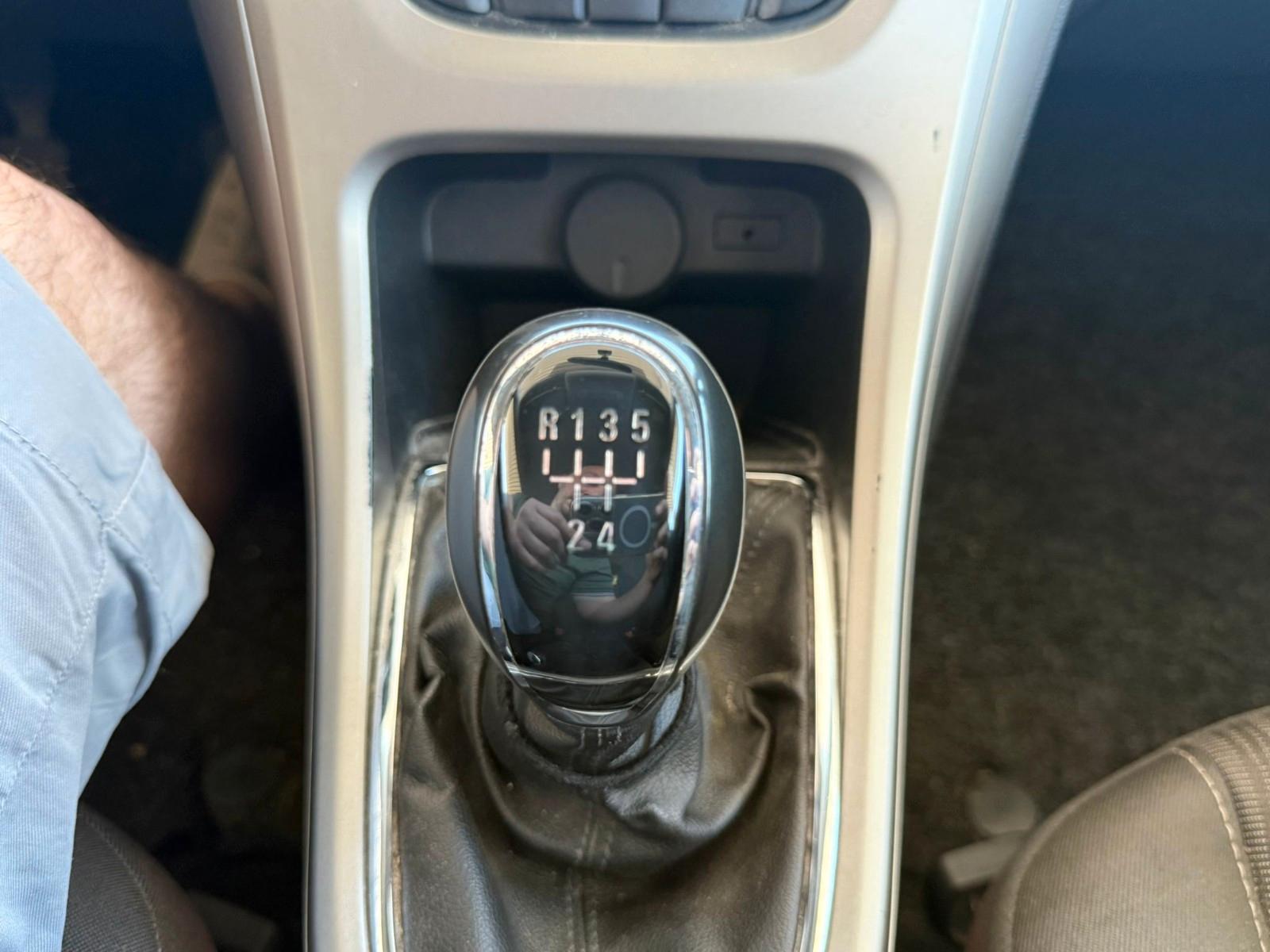 Opel Astra 2012 — photo 16
