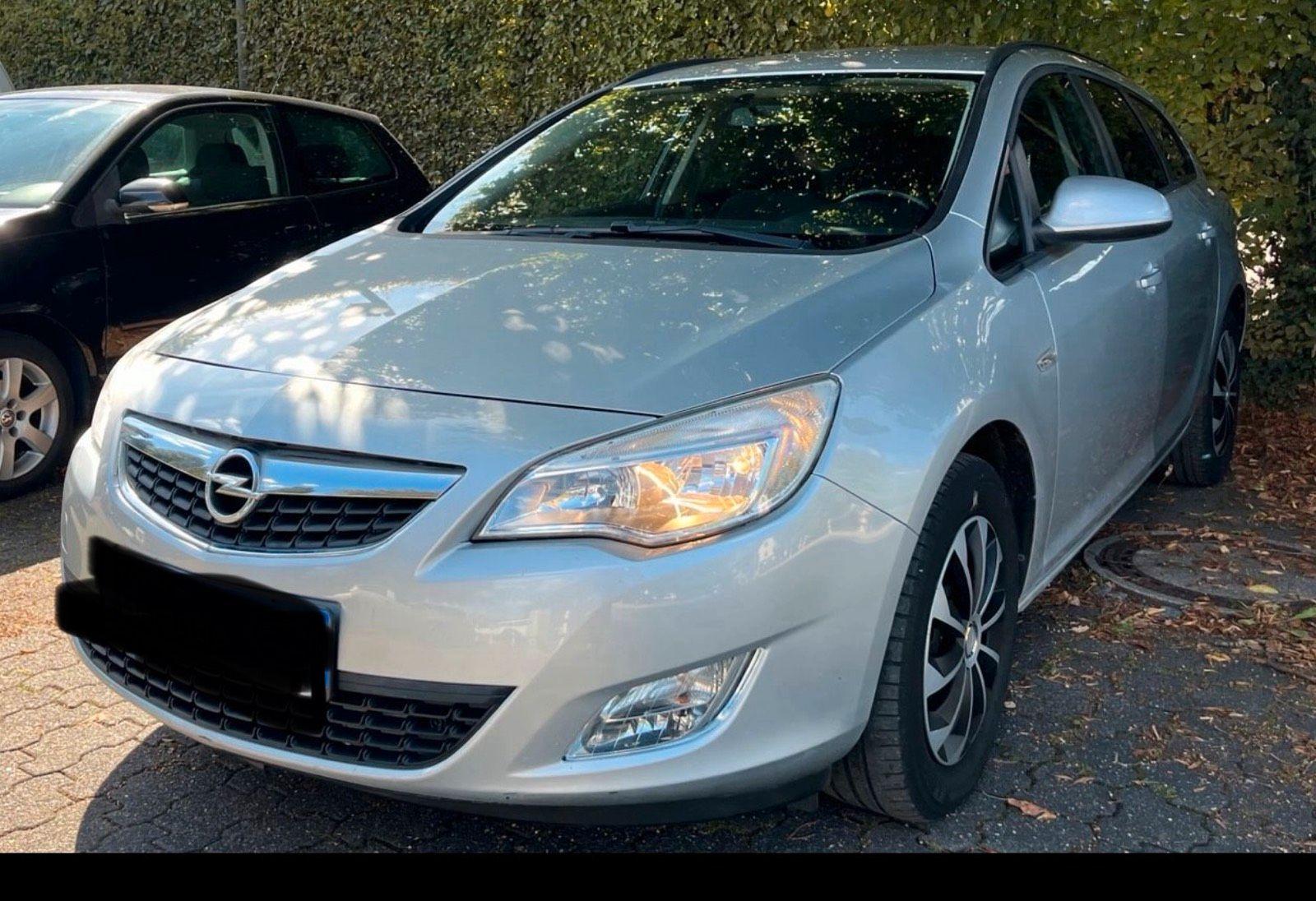 Opel Astra 2011 — двигун 110 HP (81kW)