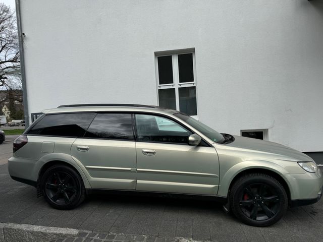 Subaru Outback 2.5i Active Autom. LEDER NAVI