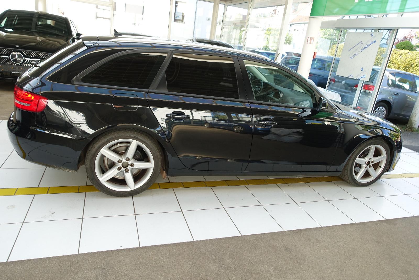 Audi A4 2009 — photo 6