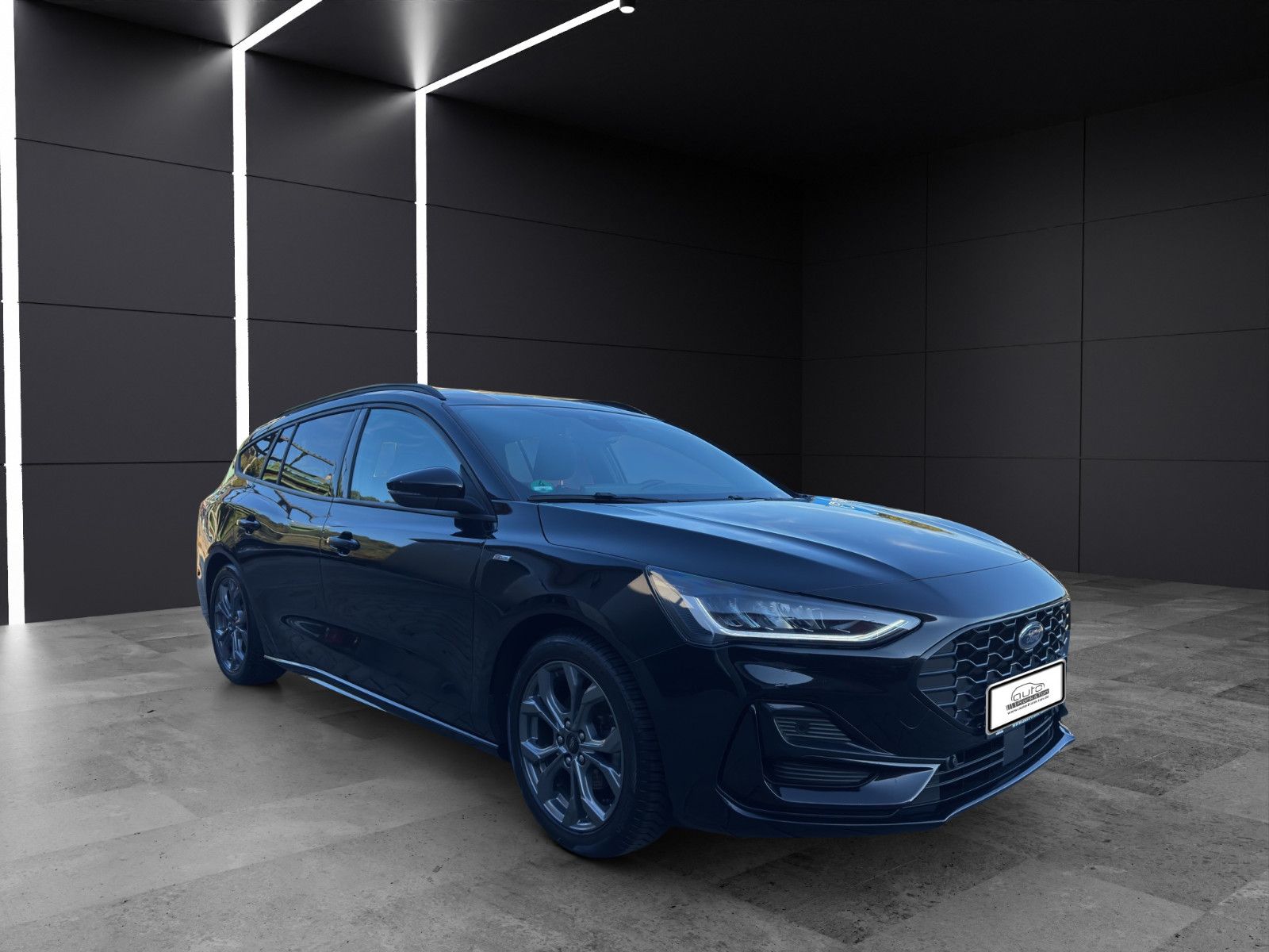 Fahrzeugabbildung Ford Focus Turnier ST-Line/Keyless/ACC/Winter Paket