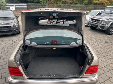 Mercedes E 230 - 10