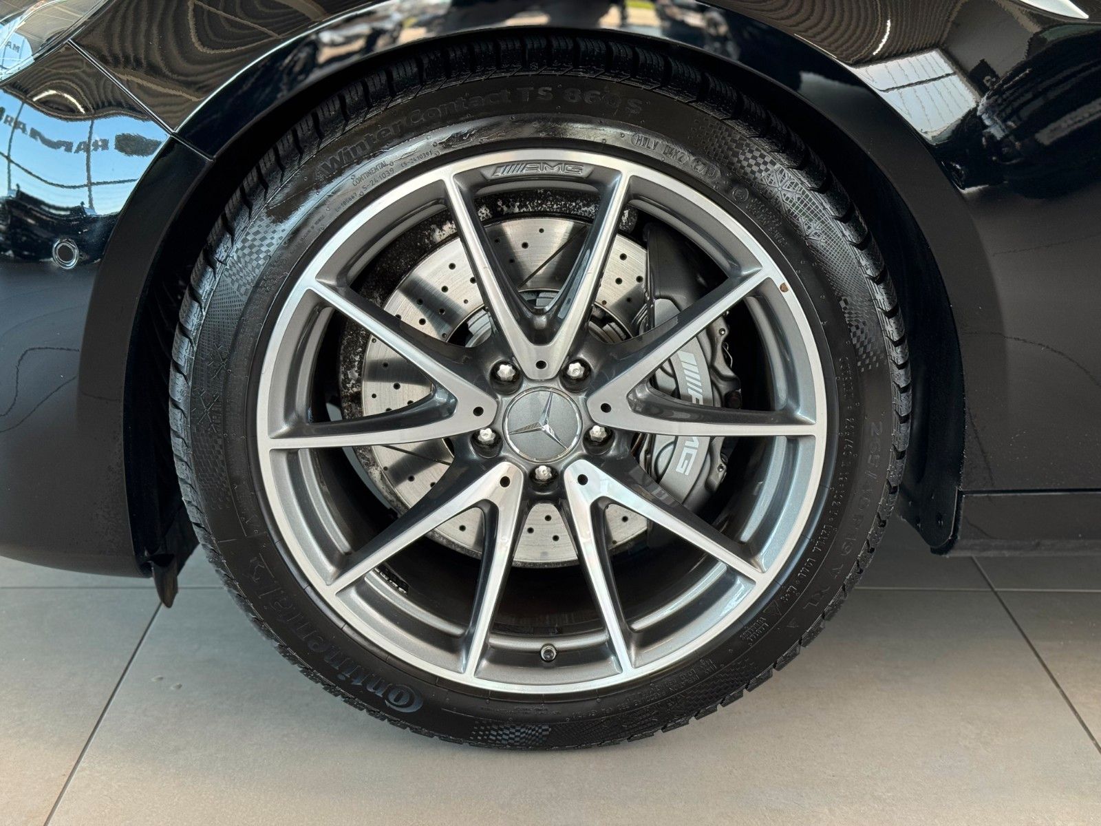 Fahrzeugabbildung Mercedes-Benz E 63 AMG T-Modell 4Matic Burmester VOLL