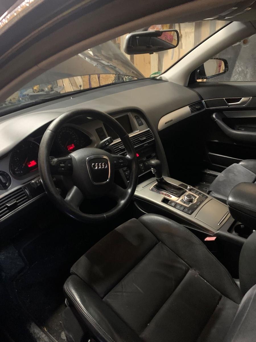 Audi Quattro 2007 — interior